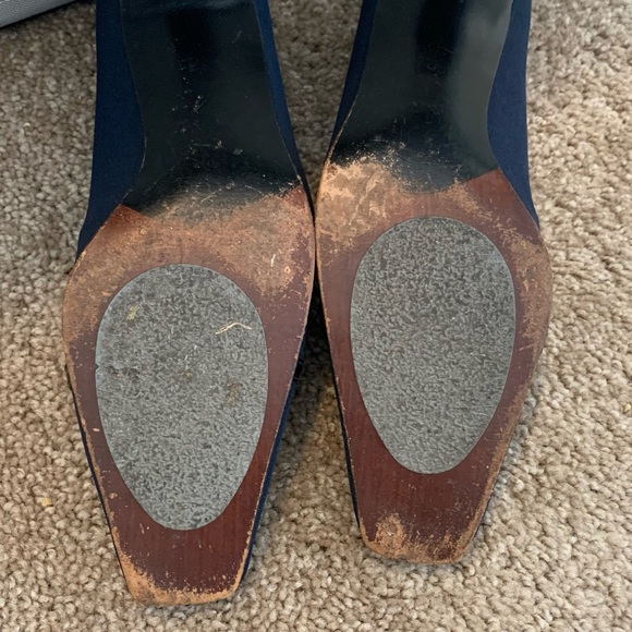 Used Stewart Weitzman pump with a little heel (see photos). - Picture 4 of 6